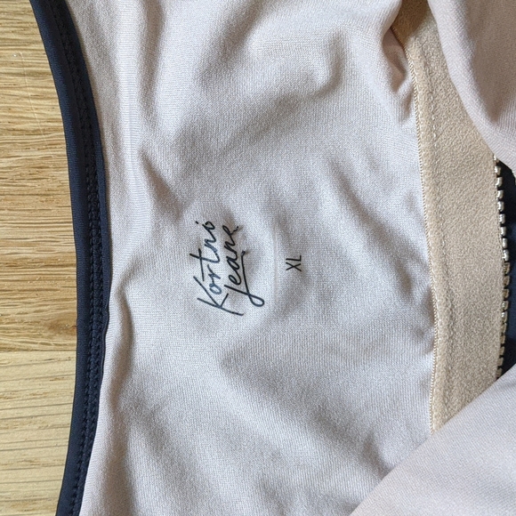 Kortni Jeane Swing Top - Picture 3 of 3